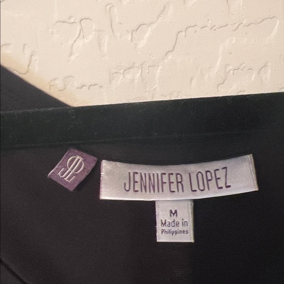 Jennifer Lopez Black Cold Shoulder top - Picture 2 of 4